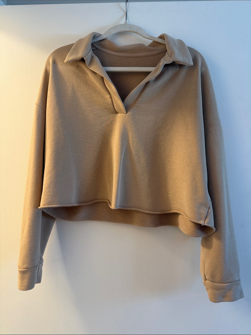 Vuori Cropped Collared Sweatshirt in Taupe